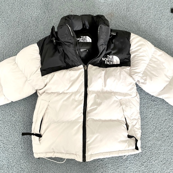 The North Face White 1996 Retro Nutpse Puffer Jacket - Picture 2 of 6